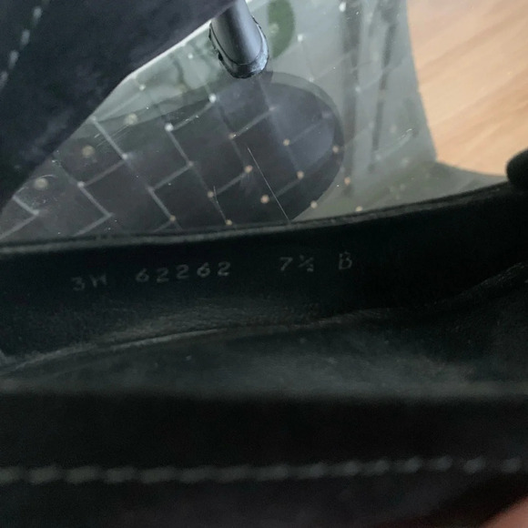 Stuart Weitzman Black Suede Heels Size 7.5 B Goth Victorian Witchy 90's Classic - Picture 9 of 16